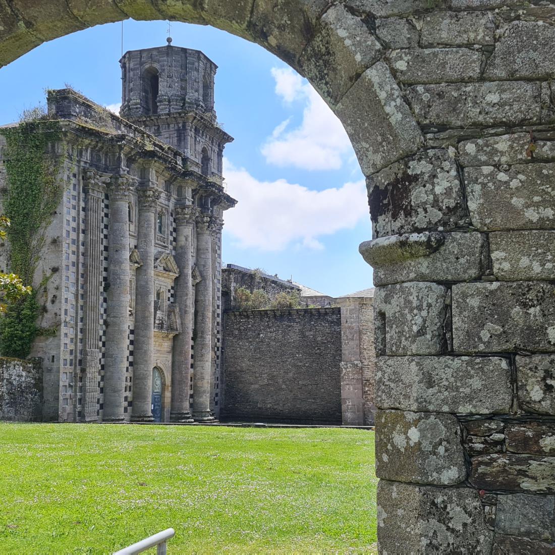 Mosteiro de Santa María de Monfero