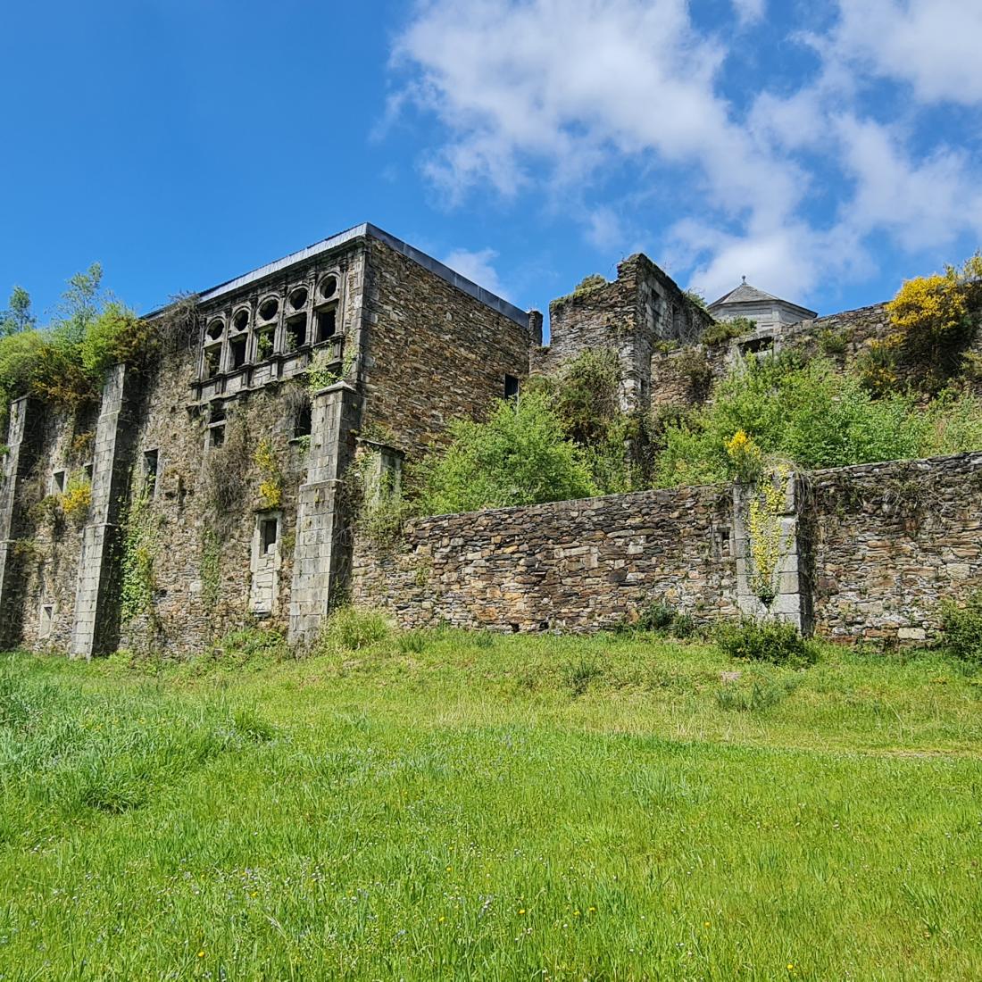 Mosteiro de Santa María de Monfero