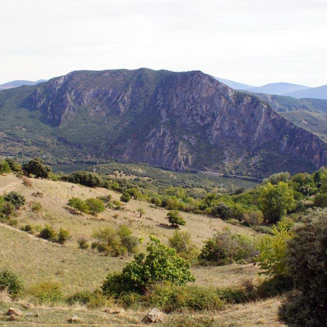 Serra da Enciña da Lastra