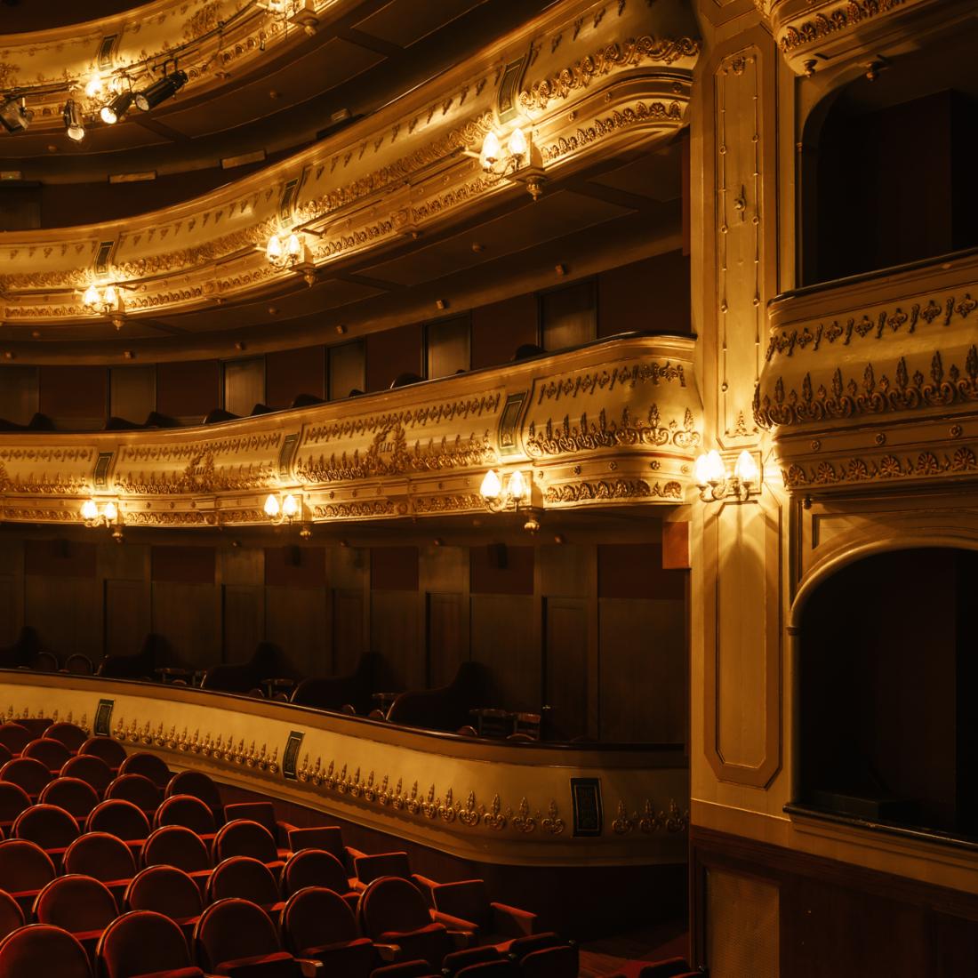 Teatro Rosalía de Castro