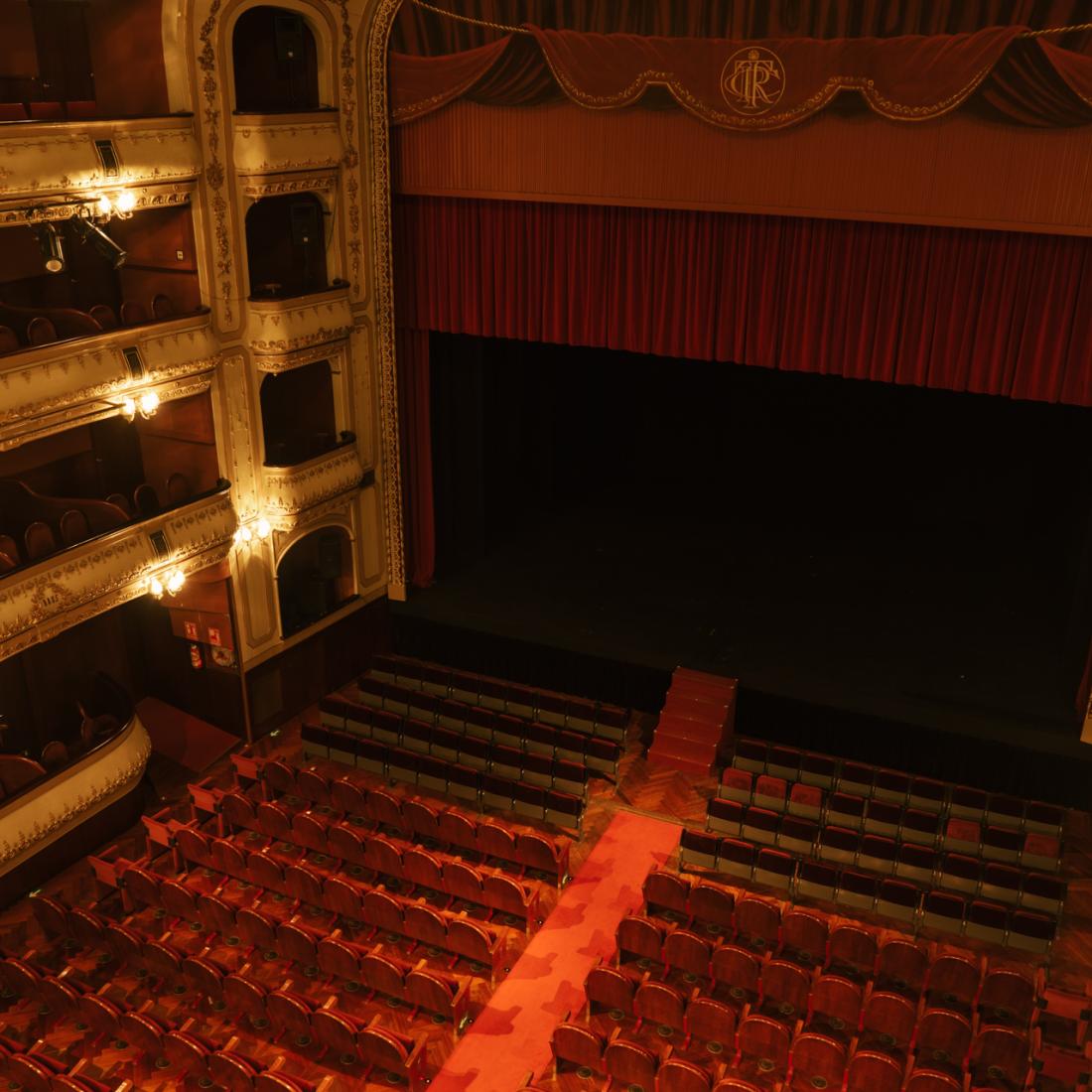 Teatro Rosalía de Castro