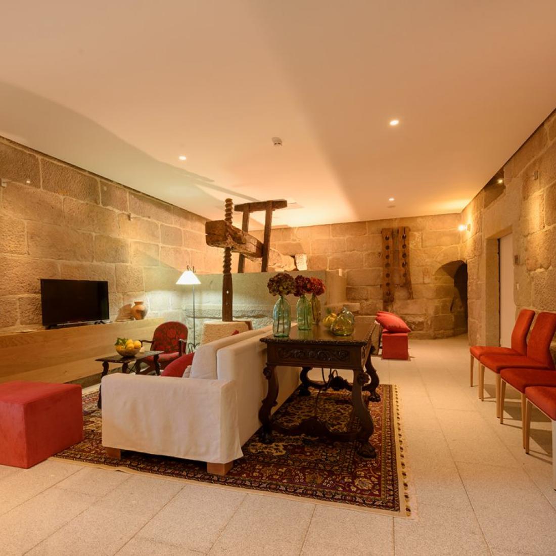 Torre de Tebra. Hotel 