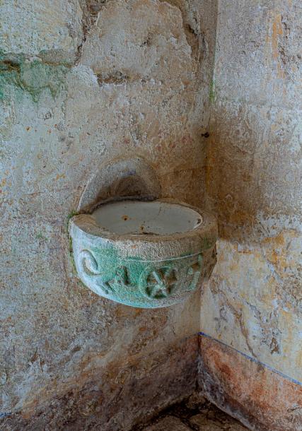 Pía bautismal de la capilla