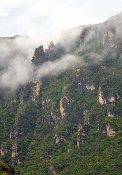 Enciña da Lastra mountain range